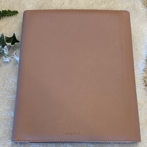 New Bugatti business binder